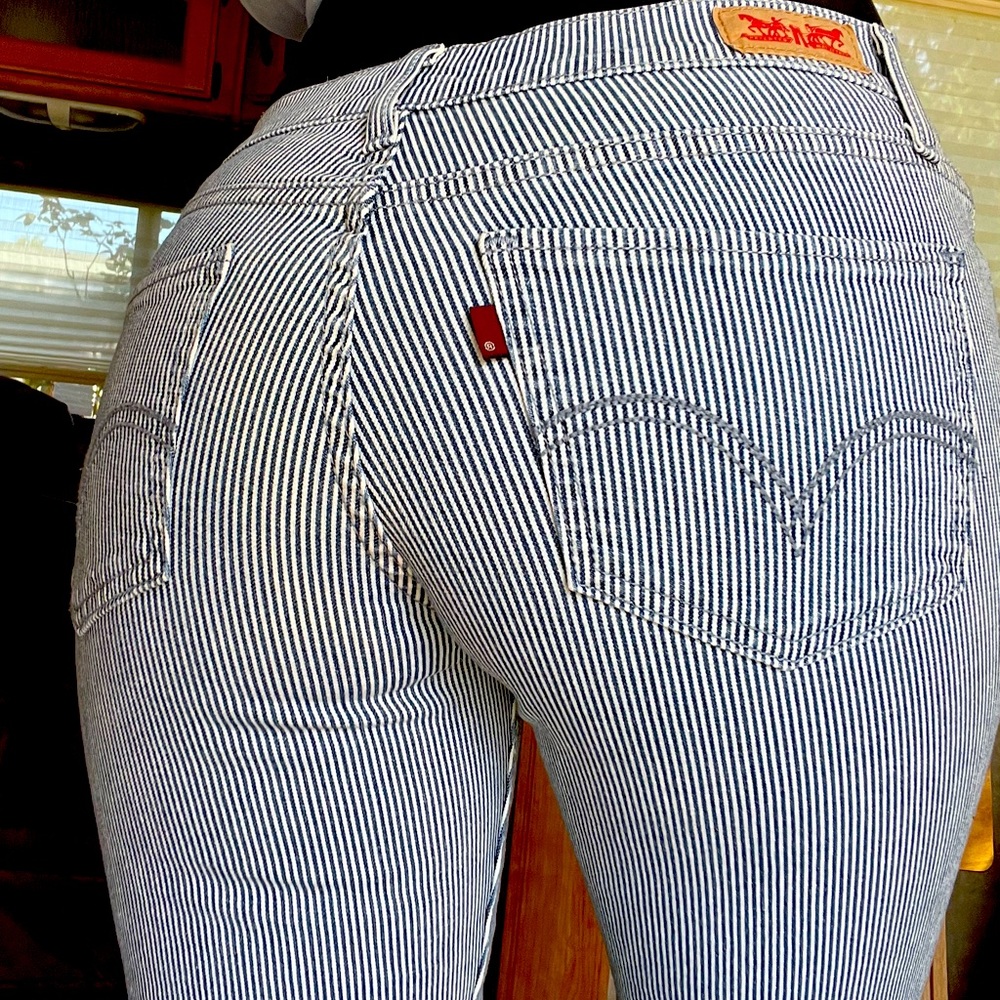 524 too super low Levi pinstripe